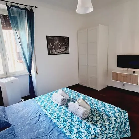 Trastevere Rome's Heart Charming & Cozy 3 아파트