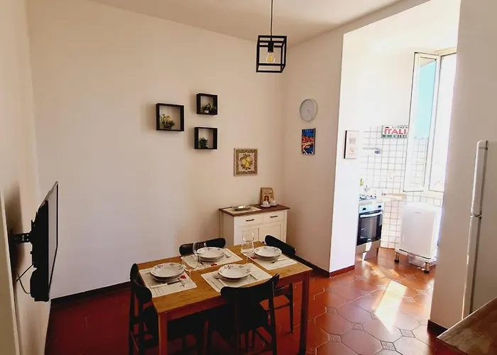 Trastevere Rome's Heart Charming & Cozy 3 דירה *