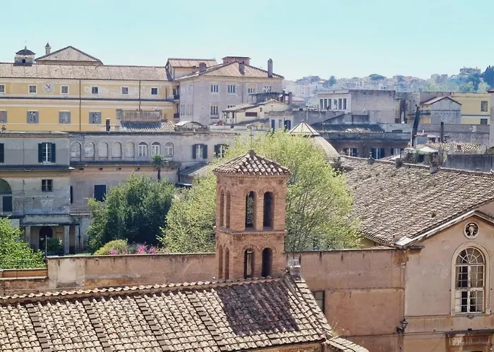 Trastevere Rome's Heart Charming & Cozy 3 רומא
