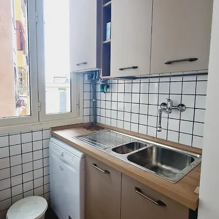 Trastevere Rome's Heart Charming & Cozy 3 Apartment