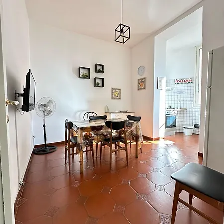 Trastevere Rome's Heart Charming & Cozy 3 Apartment